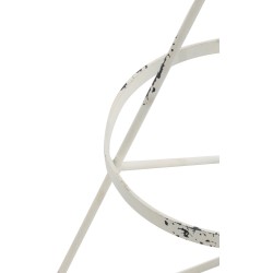 Teollinen baarijakkara säädettävällä korkeudella ja puuistuimella