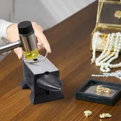 Teräsalasin 10 kg karkaistu kovuus 55 HRC kaksi sarvea leveä työtaso