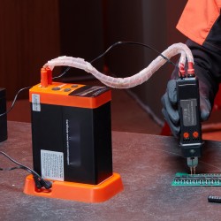 Kondensaattoripohjainen pulssipistehitsauslaite 14,5 kilowattia 290 joulea 0,1–0,3 millimetriä puhdas nikkeli 2 toimintatilaa