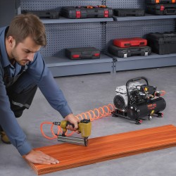 Öljytön teräksinen ilmakompressori 4 l 1 hv 7 bar renkaiden täyttöön