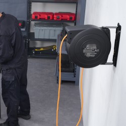 Sisäänkelautuva jatkojohdinkela 19 m jatkojohto 1 m liitäntäjohto polypropeenikotelo CE-sertifioitu 1000 W