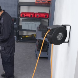 Kelautuva jatkojohtokela 9 metriä 1 metrin liitäntäjohto 1000 wattia CE-sertifioitu PP-kotelo