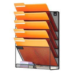 Metallinen seinälle kiinnitettävä verkkomallinen mapputeline kuudelle taskulle nimikelapuilla