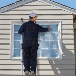 Teleskooppitikas alumiiniseoksesta 16 askelmaa 6,19 m 170 kg kantavuus liukumattomilla jalkatyynyillä