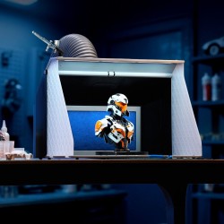 Taittuva kannettava maalauskotelo harrastekäyttöön tilavalla työskentelyalueella kaksinkertaisilla tuulettimilla ja