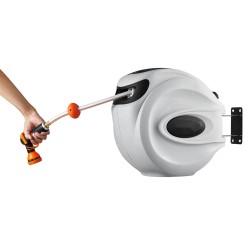 Puutarhaletkukela seinäkiinnitteinen sisäänkelaava 40 m 12 mm säätölukitus 9 asentoinen suutin 180 asteinen kääntyvä