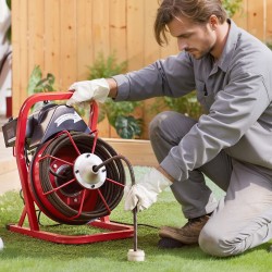 Sähkökäyttöinen viemärinavauskone viidenkymmenen jalan puolituuman teräskaapelilla 2–4 tuuman putkille