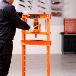 Lattiapuristin hydraulinen H-mallinen hiiliteräs 12 tonnin säädettävällä työpöydällä stanssilevyillä