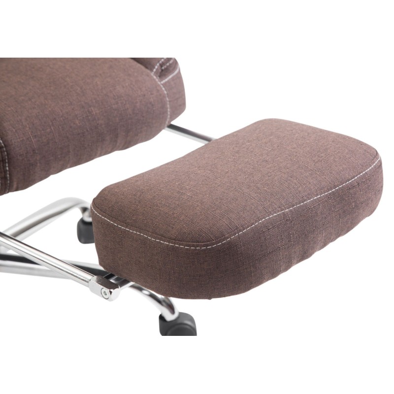 Ergonominen toimistotuoli säädettävällä jalkatuella ja selkänojalla