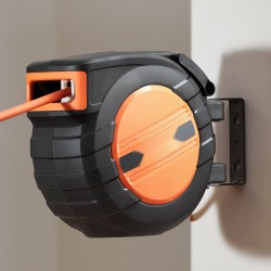 Sisäänkelautuva paineilmaletkukela 3/8-tuuma 15,24 m hybridi-polymeeriletku 300 PSI polypropeenikotelo