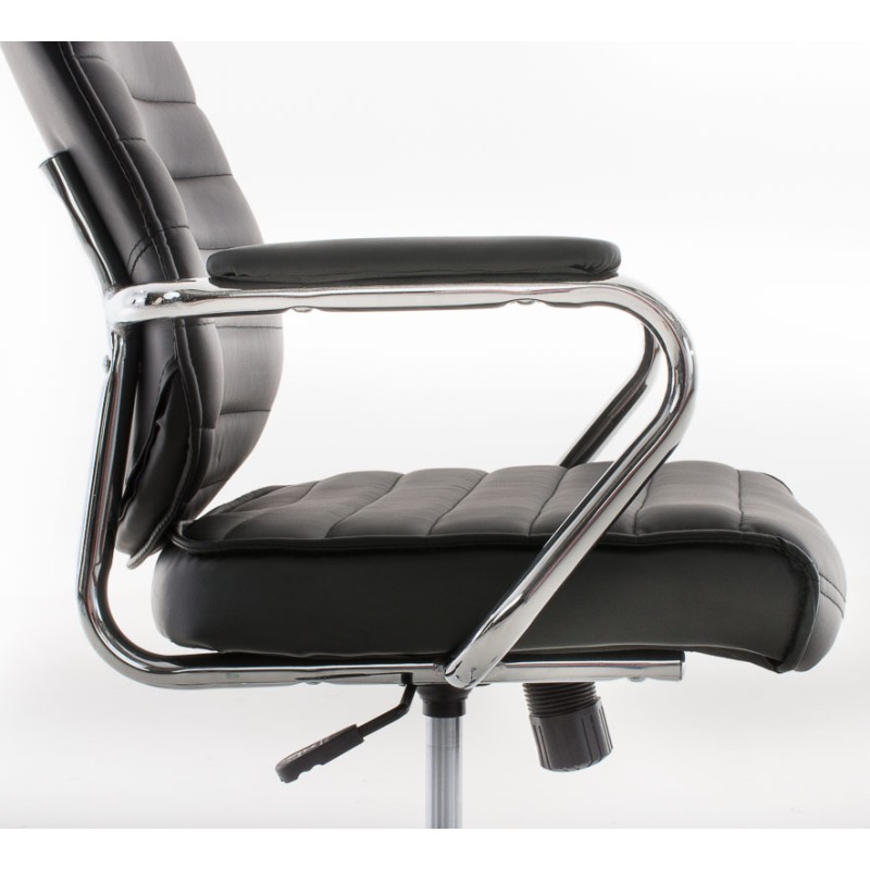 Ergonominen toimistotuoli säädettävällä korkeudella ja keinutoiminnolla