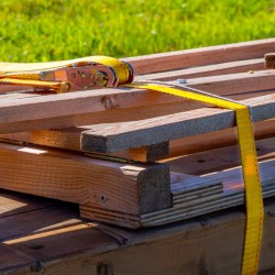 Kiristysliinasarja E-kiskoihin 18 kpl polyesteriliinoja 4,57 m ja 5 cm räikillä jousilukituksilla