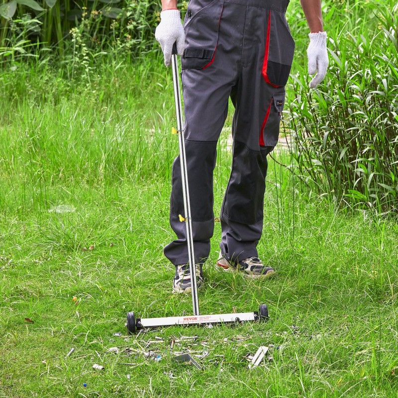 Magneettiharava pyörillä 445 mm työleveys 4,5 kg nostokyky säädettävällä varrella