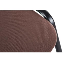 Ken pinottava vierailutuoli pehmustetulla istuimella ja selkänojalla