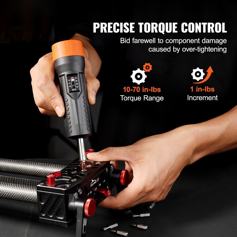 Momenttimeisseli 1/4-tuumaisella kärjellä 10–70 in-lbs säätöalue 1 in-lb askel 12 kärkeä näyttöikkunalla
