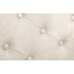 Tyylikäs chesterfield-ruokailutuoli mukavilla käsinojilla ja pehmusteella