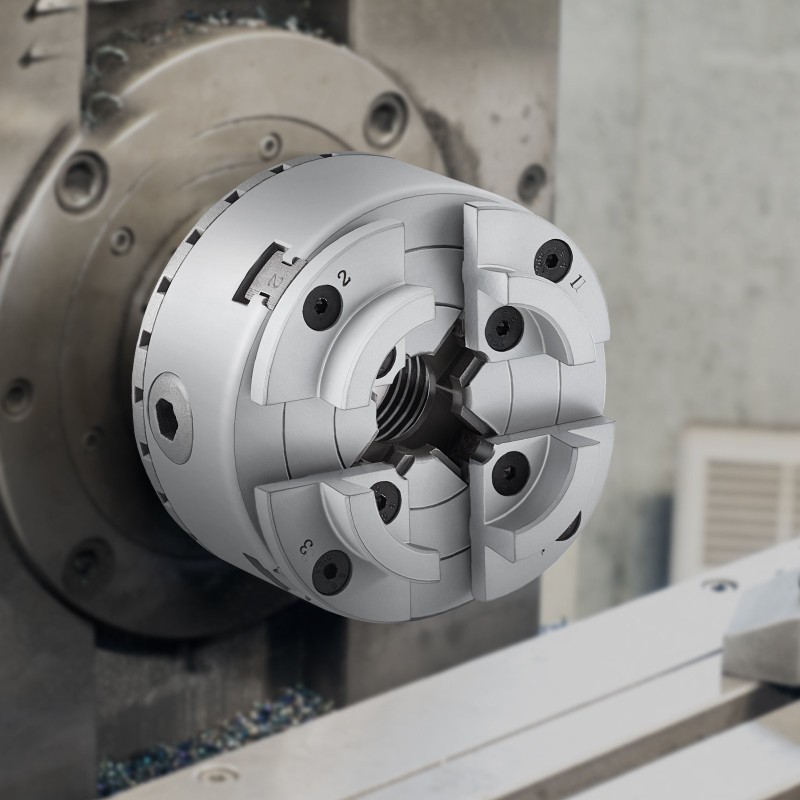 4-leukainen itsekeskittyvä sorvin istukka 45-teräs 70 mm KP2-3/4