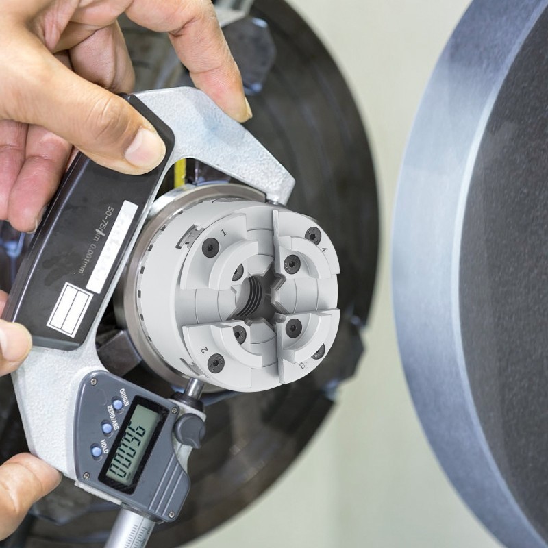 nelileukainen itsestään keskittävä sorvi-istukka teräs yhdeksänkymmentäkuusi millimetriä