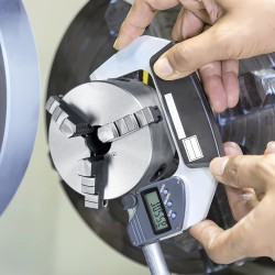 Sorri-istukka 3-leukainen HT300 4 tuumaa itseitsentävä puu- ja metallityöstöön