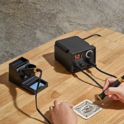 Puutyöpolttosarja kaksi polttokynää 23 lankakärkeä säädettävä lämpötila 200–700 astetta digitaalinen näyttö