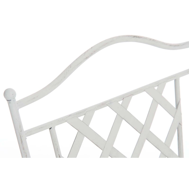 Nostalginen rautainen puutarhakalusto: pöytä ja tuolit terassille