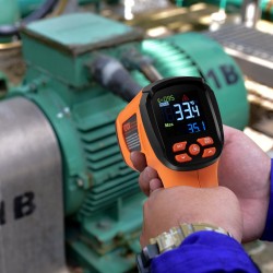 Kosketukseton infrapunalämpömittari kädessä pidettävä kaksisäteinen 50:1 etäisyys-piste-suhde -40°C–1500°C säädettävä