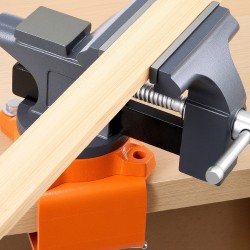 Penkkipuristin pallografiittivaluraudasta 4,5 tuuman leukaleveydellä 270° kääntyvällä jalustalla nopealla vapautuksella