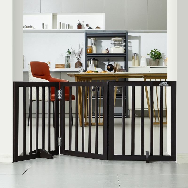 Puinen taittuva kolmipaneelinen koiraportti korkeus kuusiakymmentäyksi senttimetriä leveys sataviisikymmentäkolme senttimetriä