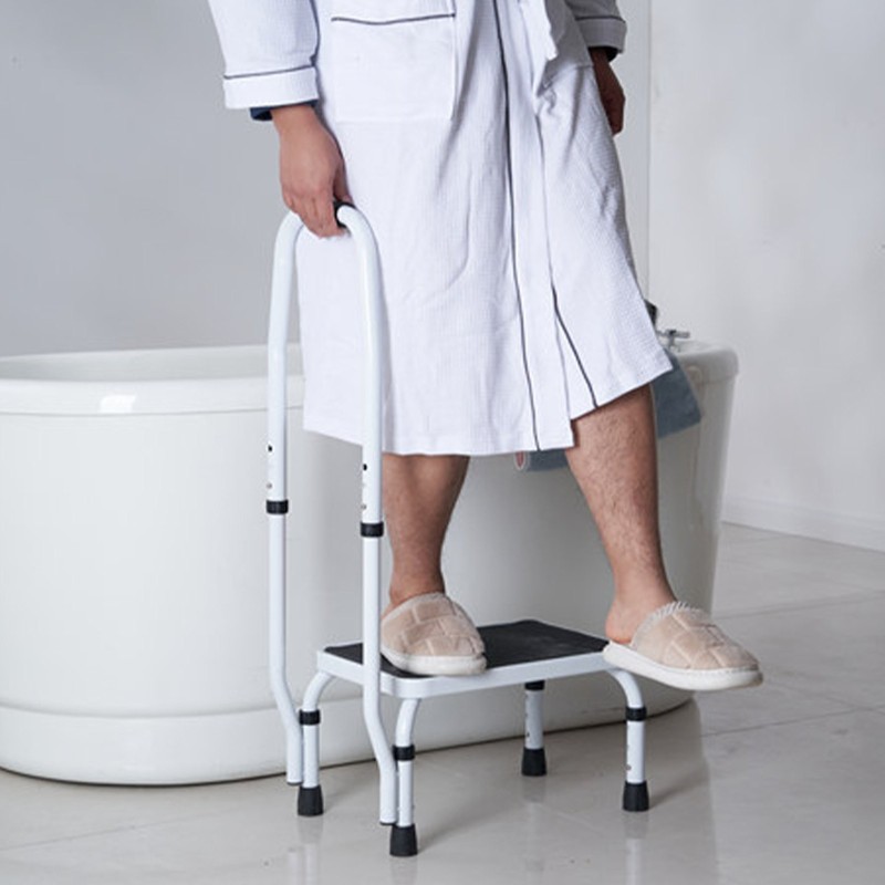 Taitettava teräsaskeljakkara tukikahvalla 150 kg kantavuus kolmiportainen liukuesteaskelma