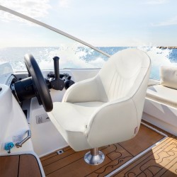 Veneistuin kapteenin ämpärituolimallinen matalalla selkänojalla paksulla vaahtopehmusteella käsinojilla vedenpitävä PVC-nahka