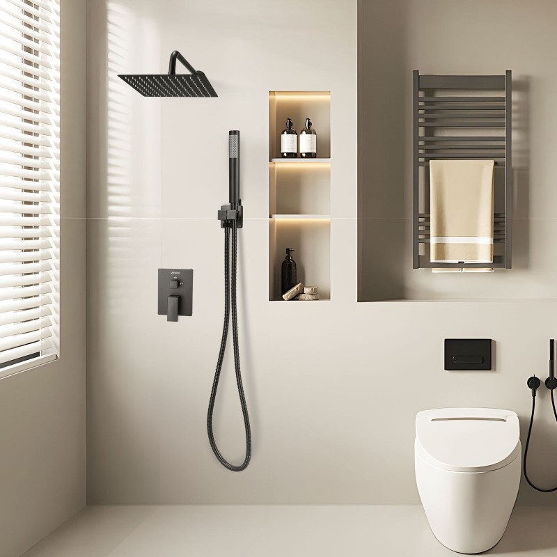 Seinään asennettava mattamusta metallinen sadesuihkusetti 10 tuuman neliönmuotoisella suihkupäällä ja käsisuihkulla