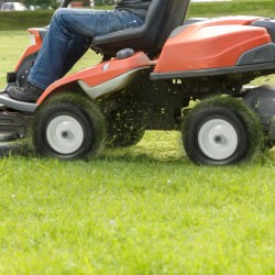 Ruohonleikkurin täysin puhkeamattomat kiinteät PU-renkaat 13x5-6 tuumaa 2 kpl vanteilla