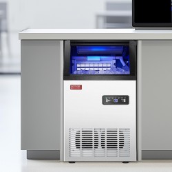 Vapaasti seisova kaupallinen jääpalakone ruostumaton teräs 38 kg vuorokaudessa 40 jääpalaa