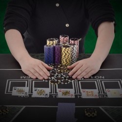 Pokerisetti 300 osaa 14 gramman savi ja muovipelimerkit muovikotelolla kotipeleihin
