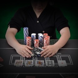 Pokerisetti 200 kappaleen 11,5 gramman polystyreeni ja rauta pelimerkit alumiinisalkussa