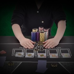Pokerisetti 500 pelimerkkiä 14 gramman painoiset savipohjaiset merkit ABS-salkulla