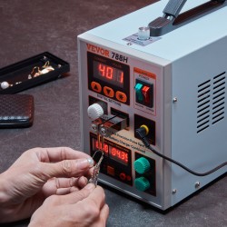 Akkupistehitsauslaite ja akkulaturi 2.8kW 0.15mm puhtaalle nikkelille 18650 14500