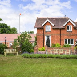 Tuuligeneraattori 500 W 24 V kolmilapainen MPPT-säätimellä lasikuitulavoilla