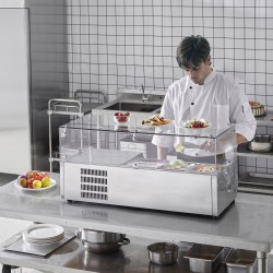 Pöytämallinen jäähdytetty lisäkeasema 304-ruostumaton teräs 1/3- ja 1/6-astiat karkaistu lasisuoja