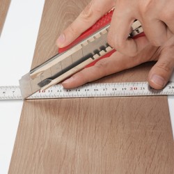 Itsekiinnittyvät vinyylilaatat 914x152 mm 36 kpl 2,5 mm puukuosi vedenpitävä