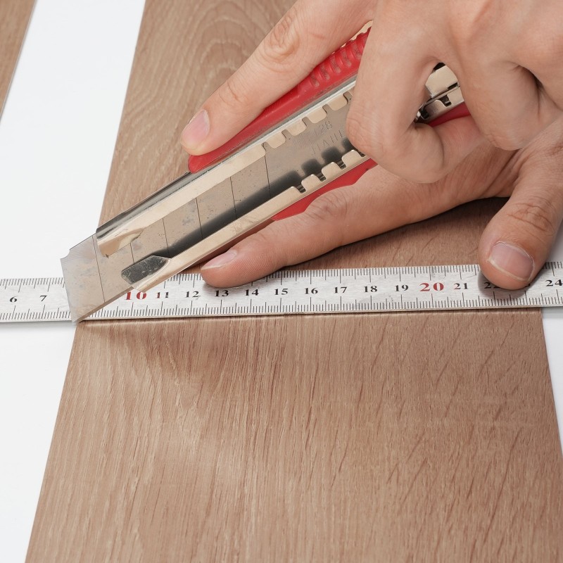 Itsekiinnittyvät vinyylilaatat 914x152 mm 36 kpl 2,5 mm puukuosi vedenpitävä