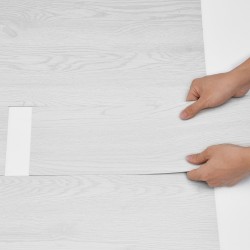 Irtoliimattavat vinyylilaatat 36 kpl 914x152 mm 2,5 mm vaalea harmaa puunsyy