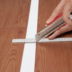 Itsekiinnittyvät vinyylilaatat 36 kpl 914x152 mm 2,5 mm syvänruskea