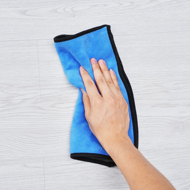 Itsekiinnittyvä vinyylilaatta vaaleanharmaa puunsyykuosi 9900x600 mm 1,5 mm 1 kpl