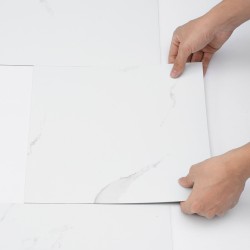 Itsekiinnittyvät vinyylilaatat 305x305 mm 1 5 mm 50 kpl valkoinen marmorikuvio
