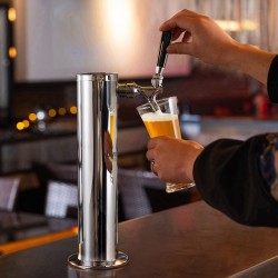 Yksihanan ruostumattomasta teräksestä valmistettu hanatorni itsepalautuvalla kromatulla messinkihanalla esiasennetulla 5 jalan