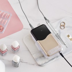 Akkukäyttöinen sähkökynsiviila harjaton moottori 35000 kierrosta minuutissa 2500 mAh akku lataustelakalla