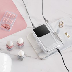 Johdoton sähköinen kynsipora alumiinirunko harjaton moottori 2500 mAh 6 hiomapäänterää 50 hiomanauhaa