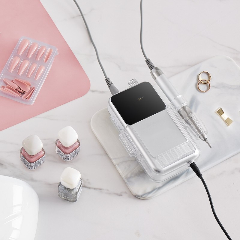 Johdoton sähköinen kynsipora alumiinirunko harjaton moottori 2500 mAh 6 hiomapäänterää 50 hiomanauhaa