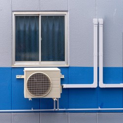 Putkisuojasarja PVC ja PE ilmalämpöpumpulle 4830 mm 75x60 mm neljä suoraputkea maalattavissa